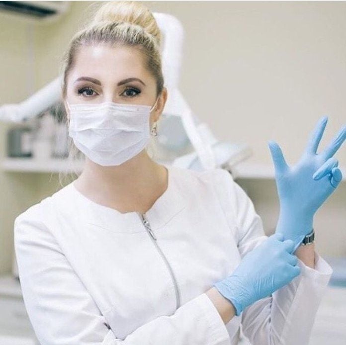 Nitril Eldivenler: Sağlık ve Güvenliğin Vazgeçilmez Kalkanı 