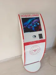Tuş takımlı kiosk sistemi yan açı