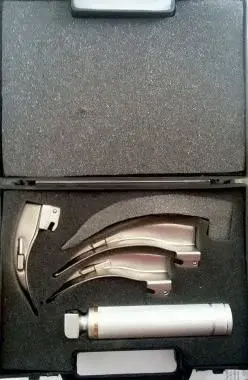 Medwelt JSF-2146 laringoskop 3 bıçak ve sap çantasında